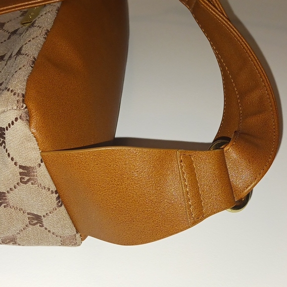 NWT Steve Madden - Embossed Logo Backpack with Charm Accessory - Picture 7 of 15